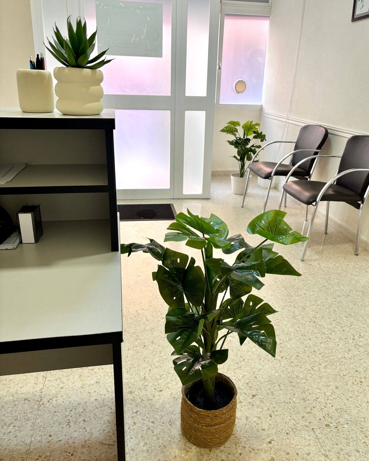 Sala de espera de la consulta de psicología en Bermejales